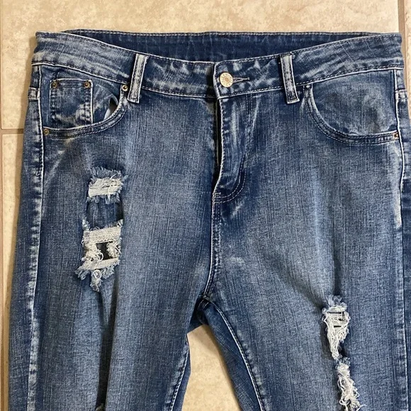 🌟DISTRESSED UNBRANDED SKINNY JEANS: SIZE 12 SEE MEASUREMENTS EUC - Picture 2 of 9